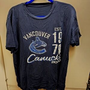 Vancouver Canucks Est. 1970 Women's Size XL T-Shirt